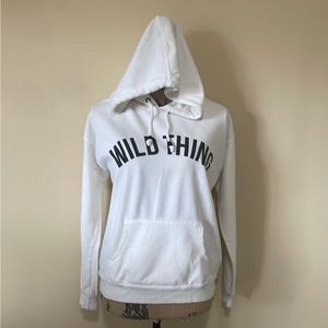 Forever 21 white front pocket hoodie unisex sweater
Size: M